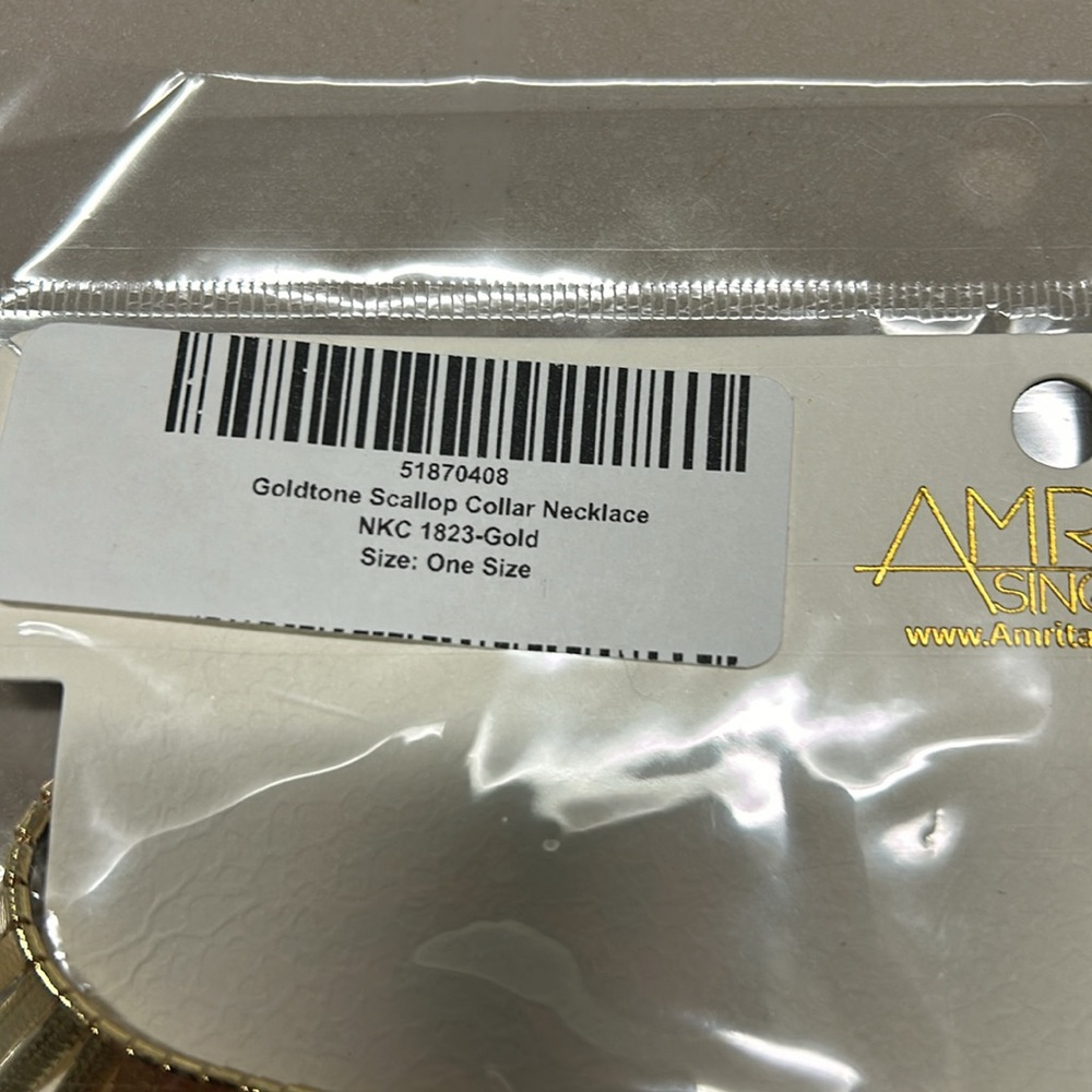 New in package Amrita Singh Gold tone Scallop Collar Necklace - Picture 3 of 6